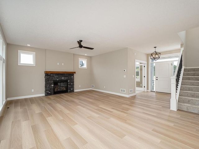 L5 B2 238th Avenue NW, Zimmerman, MN 55398