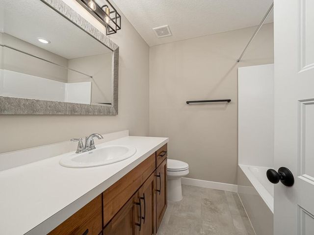 L5 B2 238th Avenue NW, Zimmerman, MN 55398