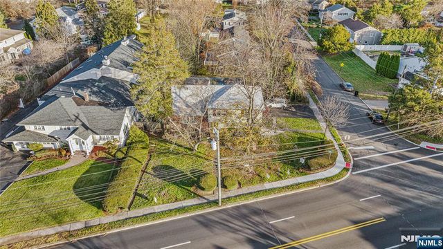 366 Forest Avenue, Paramus, NJ 07652