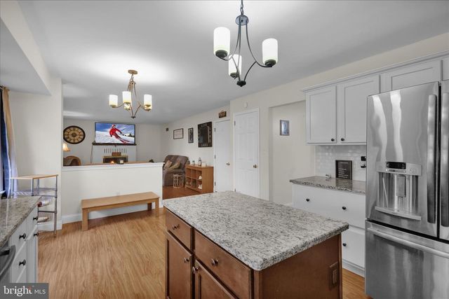 476 OLD SWEDE RD, Douglassville, PA 19518
