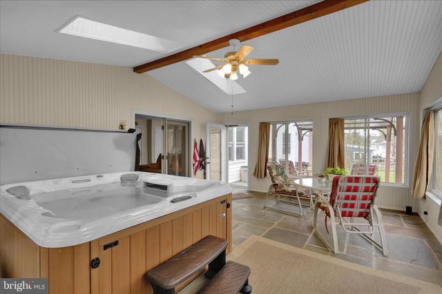 476 OLD SWEDE RD, Douglassville, PA 19518