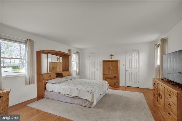 476 OLD SWEDE RD, Douglassville, PA 19518