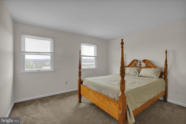 476 OLD SWEDE RD, Douglassville, PA 19518