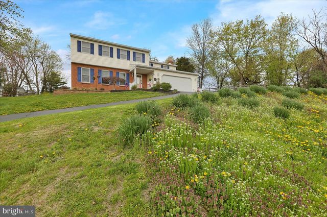 476 OLD SWEDE RD, Douglassville, PA 19518