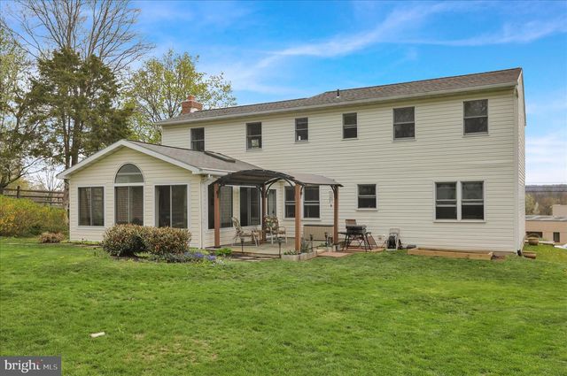476 OLD SWEDE RD, Douglassville, PA 19518