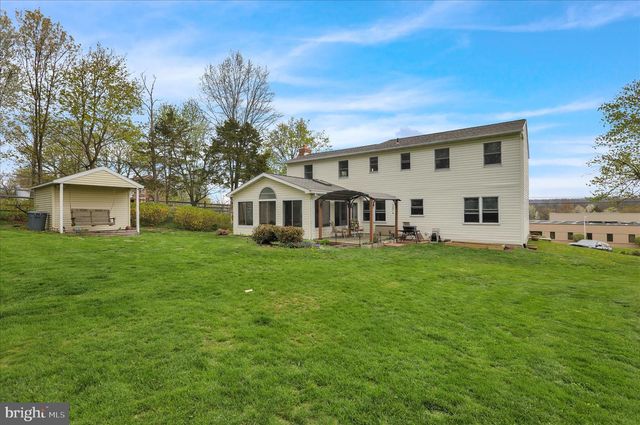 476 OLD SWEDE RD, Douglassville, PA 19518