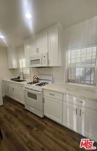 812 S Gramercy Drive, Los Angeles, CA 90005