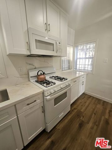 812 S Gramercy Drive, Los Angeles, CA 90005