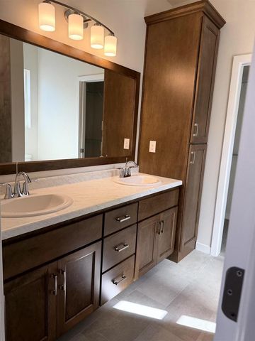 1439 DIVINITY DRIVE, De Pere, WI 54115