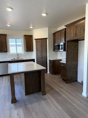 1439 DIVINITY DRIVE, De Pere, WI 54115