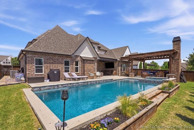 714 W 110th Street S, Jenks, OK 74037