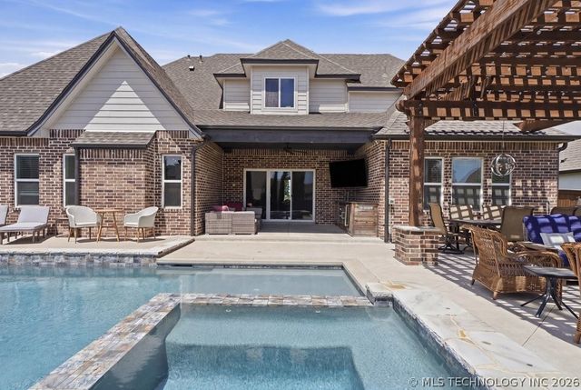 714 W 110th Street S, Jenks, OK 74037