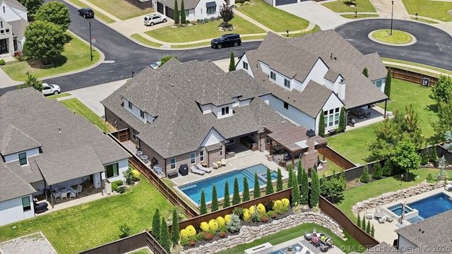 714 W 110th Street S, Jenks, OK 74037