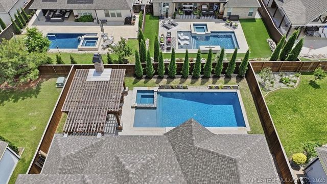714 W 110th Street S, Jenks, OK 74037