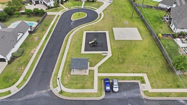 714 W 110th Street S, Jenks, OK 74037
