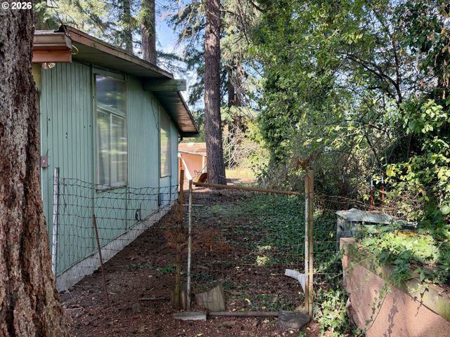 12825 Se LINCOLN St, Portland, OR 97233