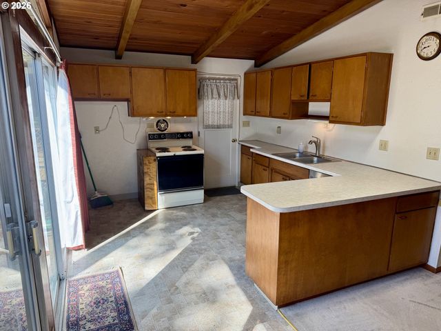 12825 Se LINCOLN St, Portland, OR 97233