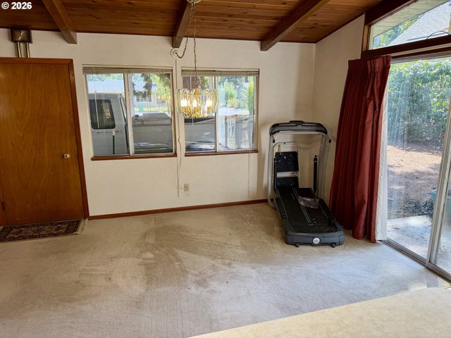 12825 Se LINCOLN St, Portland, OR 97233