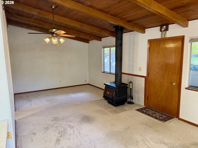 12825 Se LINCOLN St, Portland, OR 97233