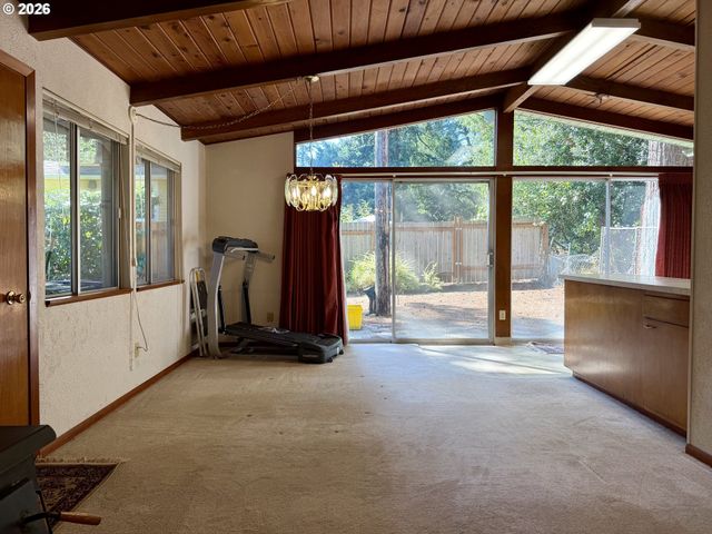 12825 Se LINCOLN St, Portland, OR 97233