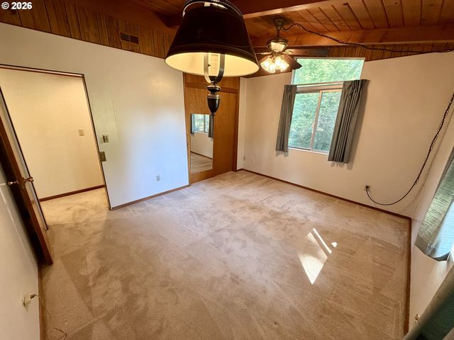 12825 Se LINCOLN St, Portland, OR 97233