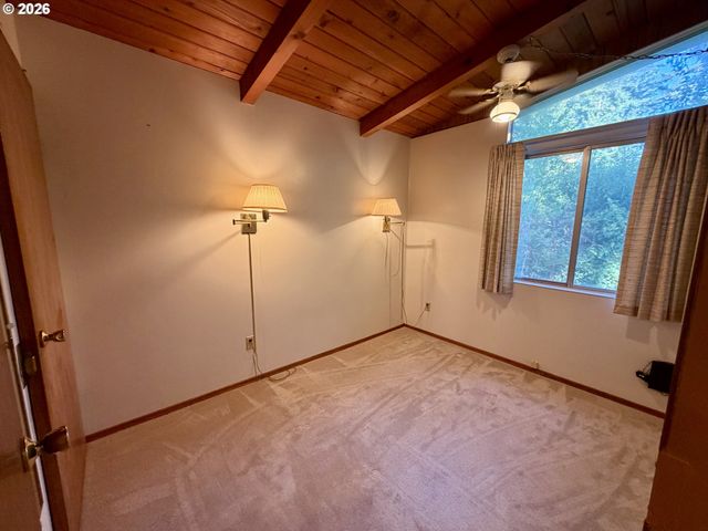12825 Se LINCOLN St, Portland, OR 97233