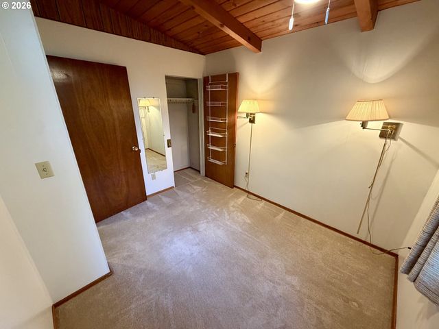 12825 Se LINCOLN St, Portland, OR 97233