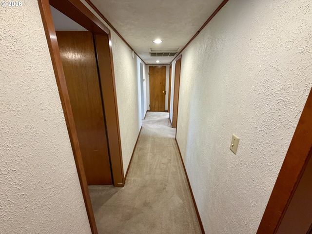 12825 Se LINCOLN St, Portland, OR 97233