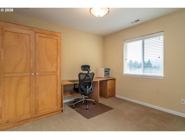 902 N VIEW Dr, Winchester, OR 97495