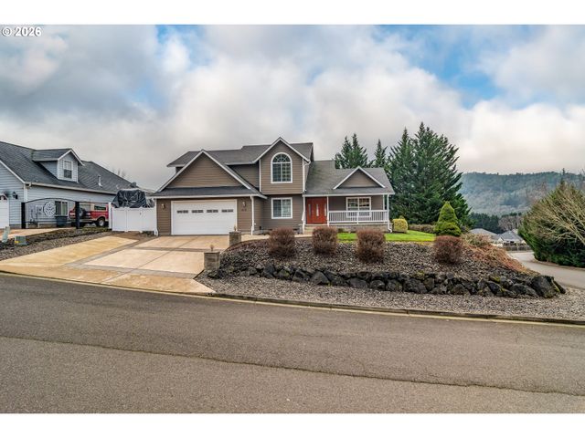 902 N VIEW Dr, Winchester, OR 97495