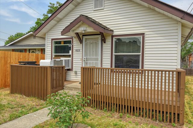 823 E North Ave, Spokane, WA 99207