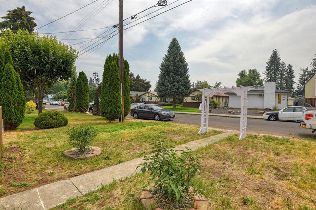 823 E North Ave, Spokane, WA 99207