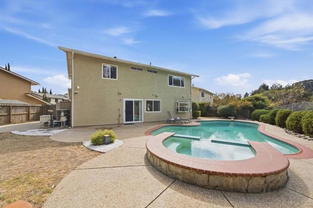 3268 Ursa Way, Hayward, CA 94541