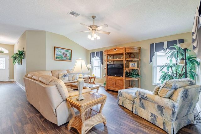 877 WINIFRED WAY, The Villages, FL 32162
