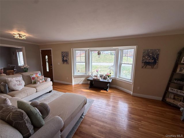 16 Minkel Road, Ossining, NY 10562