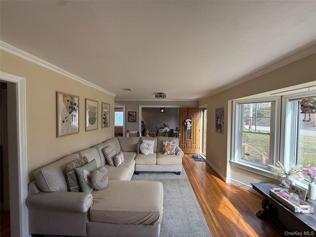 16 Minkel Road, Ossining, NY 10562