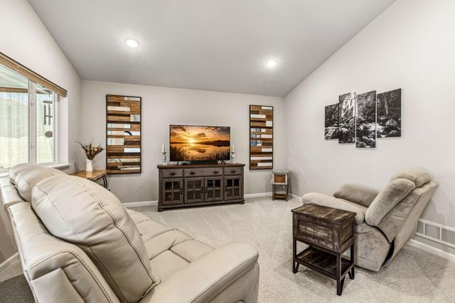 800 Harvest Circle SW, Lonsdale, MN 55046