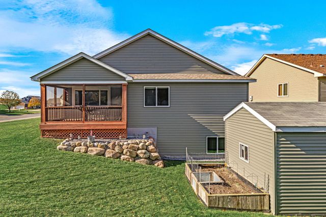 800 Harvest Circle SW, Lonsdale, MN 55046