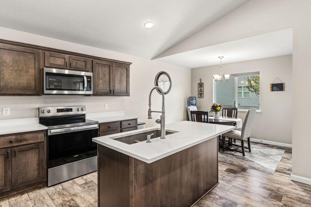 800 Harvest Circle SW, Lonsdale, MN 55046