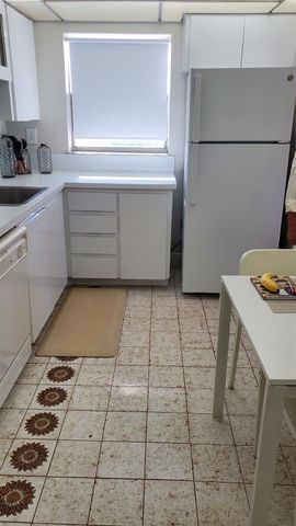 1400 Saint Charles Place 713, Pembroke Pines, FL 33026