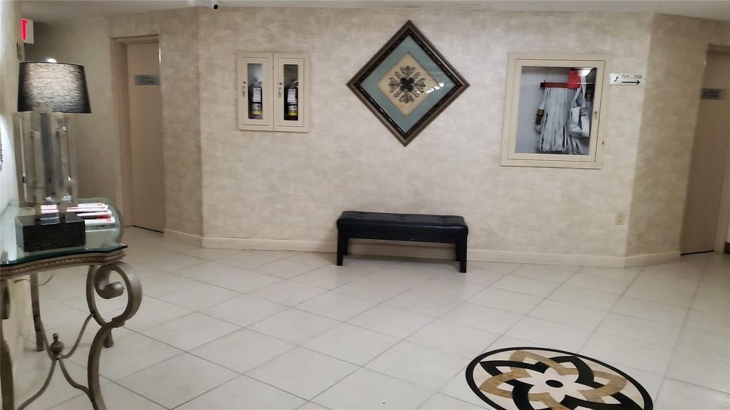 1400 Saint Charles Place 713, Pembroke Pines, FL 33026