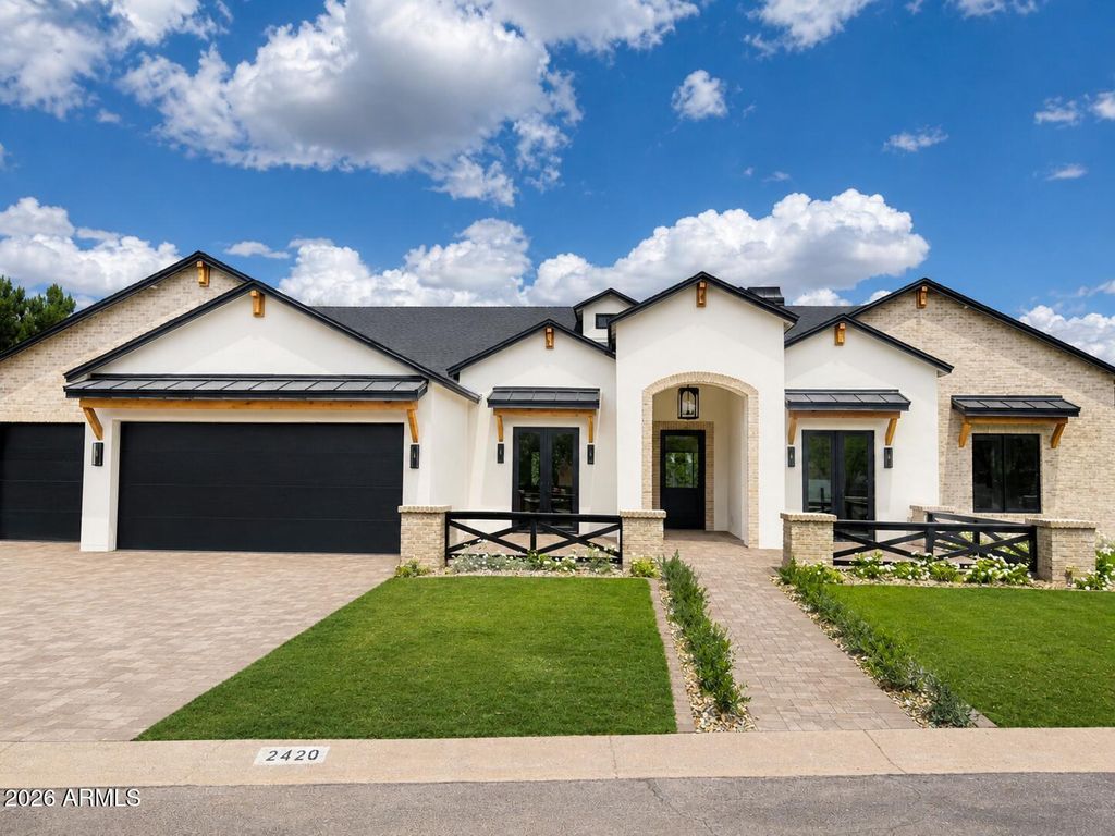 Image 1 of property listing at 3320 N ROSE CIRCLE Drive, Phoenix, AZ 85018