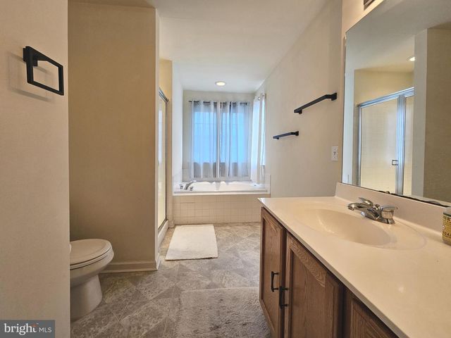 308 FLAGSTONE CIR, Coatesville, PA 19320