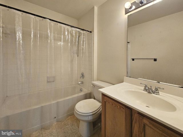 308 FLAGSTONE CIR, Coatesville, PA 19320