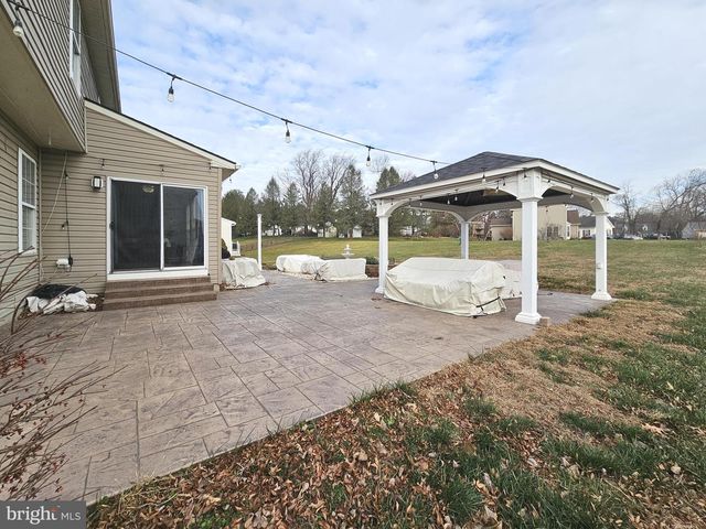 308 FLAGSTONE CIR, Coatesville, PA 19320