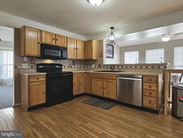 308 FLAGSTONE CIR, Coatesville, PA 19320