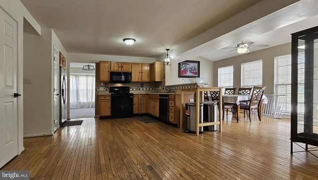 308 FLAGSTONE CIR, Coatesville, PA 19320