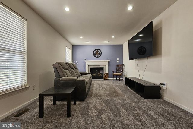 308 FLAGSTONE CIR, Coatesville, PA 19320