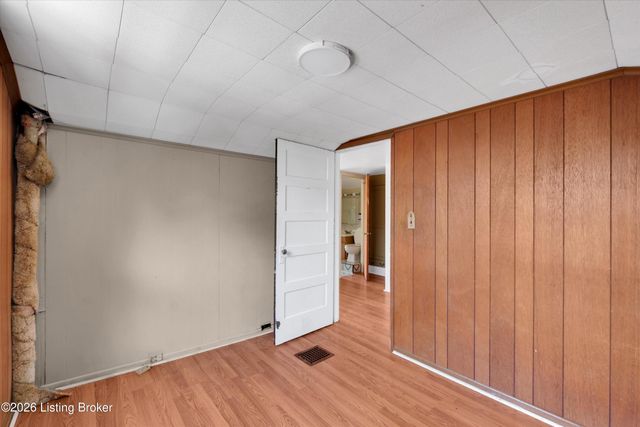 2411 Sherry Rd, Louisville, KY 40217