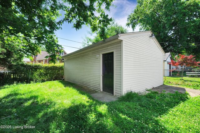 2411 Sherry Rd, Louisville, KY 40217